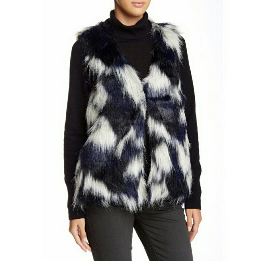 Romeo and Juliet Couture Faux Fur Vest